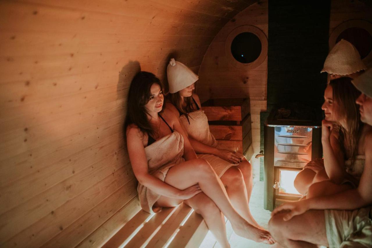 Aloha Glamp - Okragle Domki Przy Rzece - Balia I Sauna - Energylandia Zagornik Ngoại thất bức ảnh