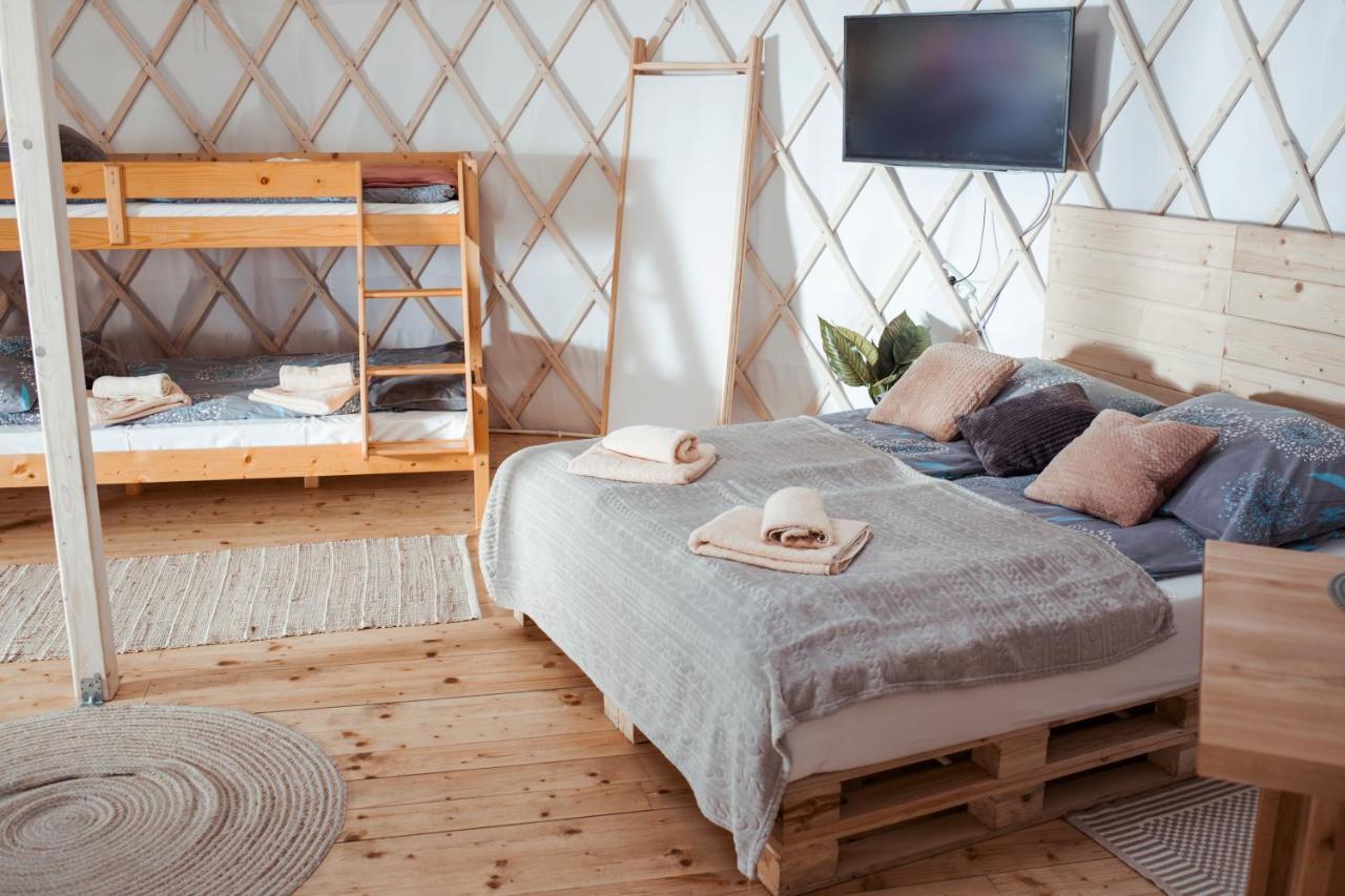 Aloha Glamp - Okragle Domki Przy Rzece - Balia I Sauna - Energylandia Zagornik Ngoại thất bức ảnh