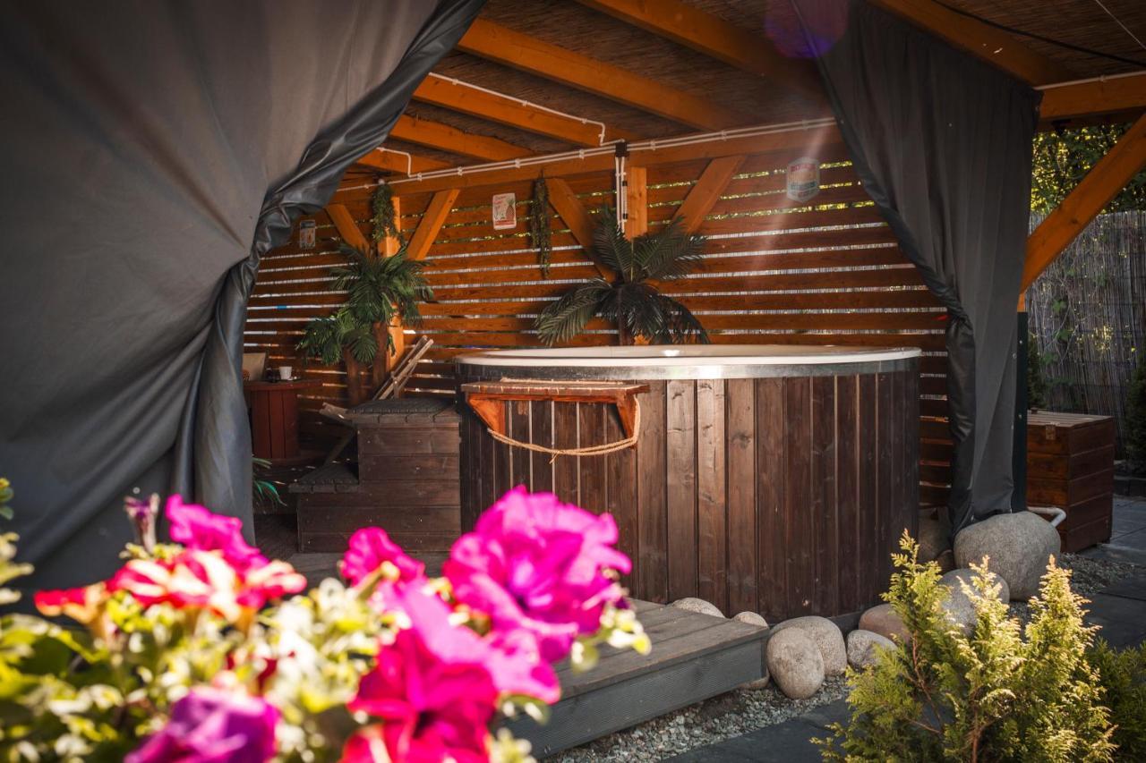 Aloha Glamp - Okragle Domki Przy Rzece - Balia I Sauna - Energylandia Zagornik Ngoại thất bức ảnh