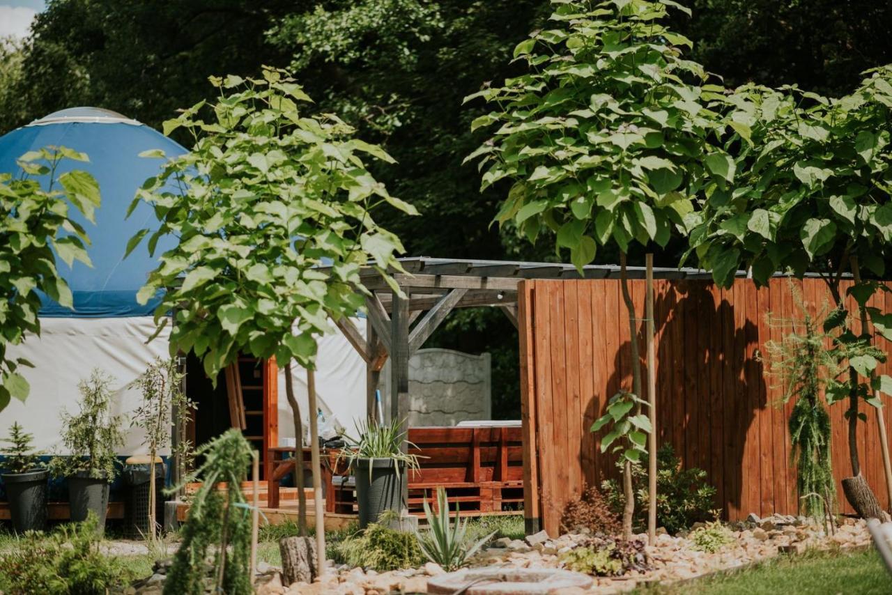 Aloha Glamp - Okragle Domki Przy Rzece - Balia I Sauna - Energylandia Zagornik Ngoại thất bức ảnh