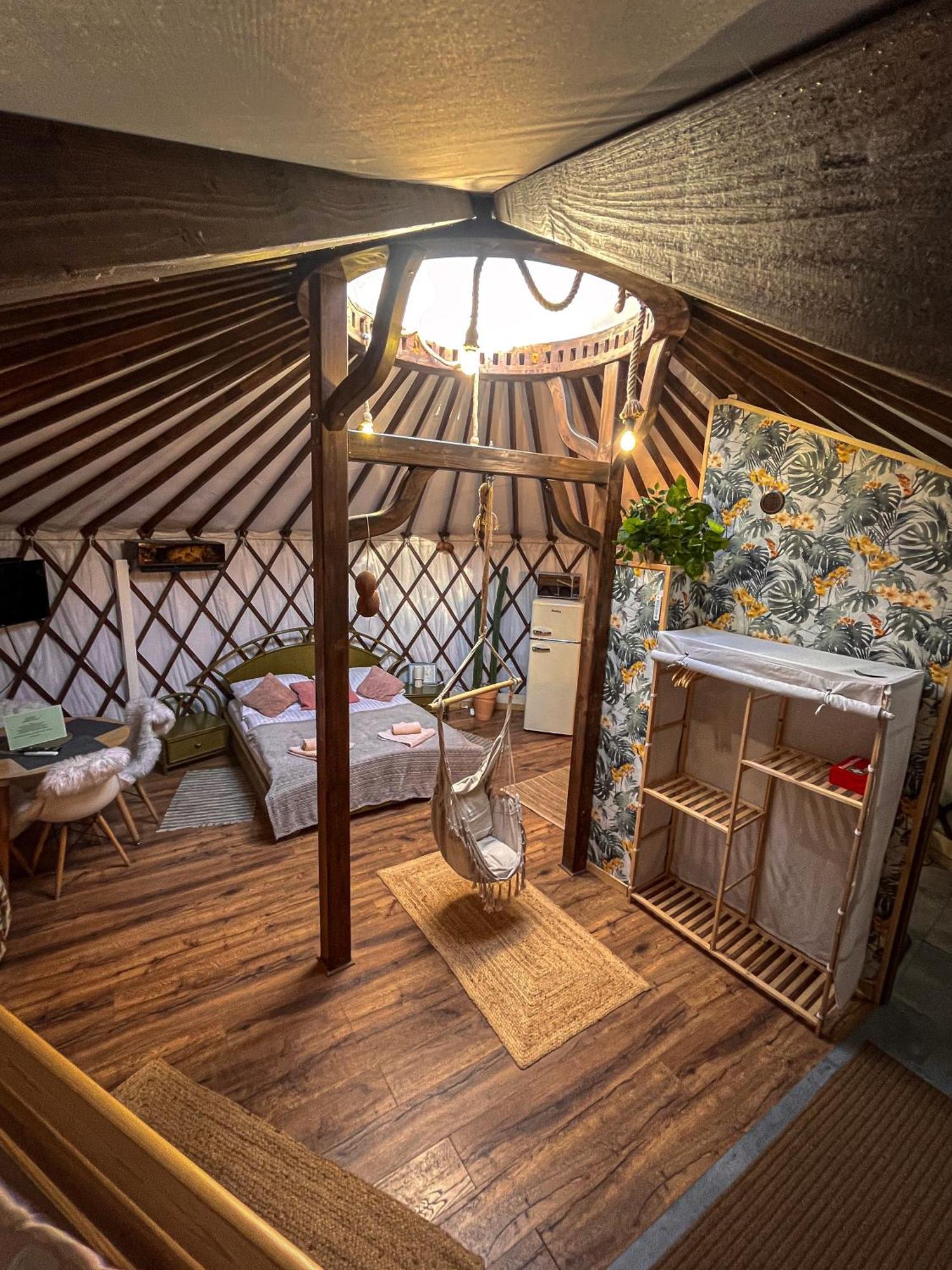 Aloha Glamp - Okragle Domki Przy Rzece - Balia I Sauna - Energylandia Zagornik Phòng bức ảnh