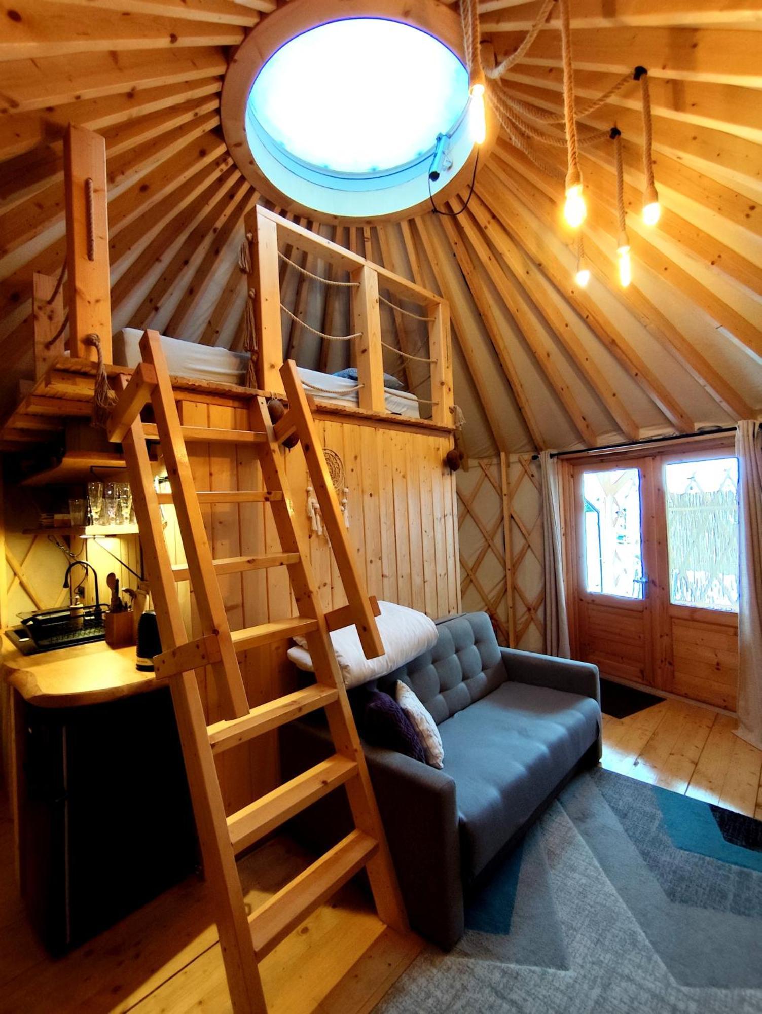 Aloha Glamp - Okragle Domki Przy Rzece - Balia I Sauna - Energylandia Zagornik Ngoại thất bức ảnh